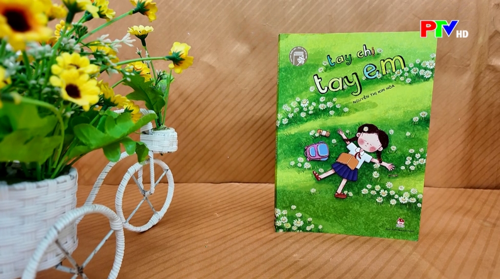 Sách hay - Tay chị, tay em Sách hay - Tay chị, tay em