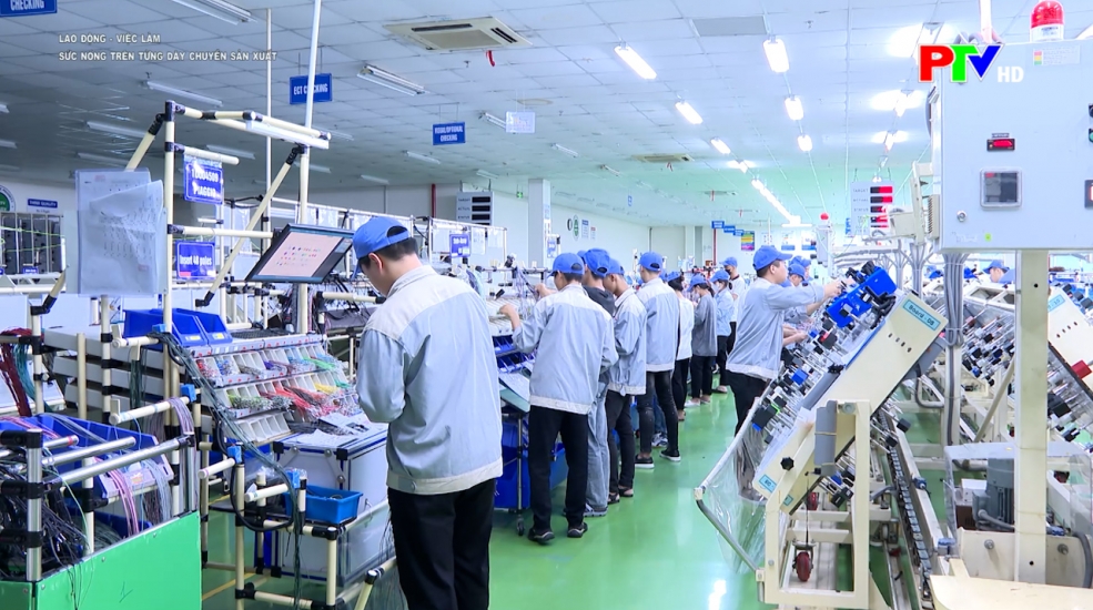 Sức nóng trên từng dây chuyền sản xuất