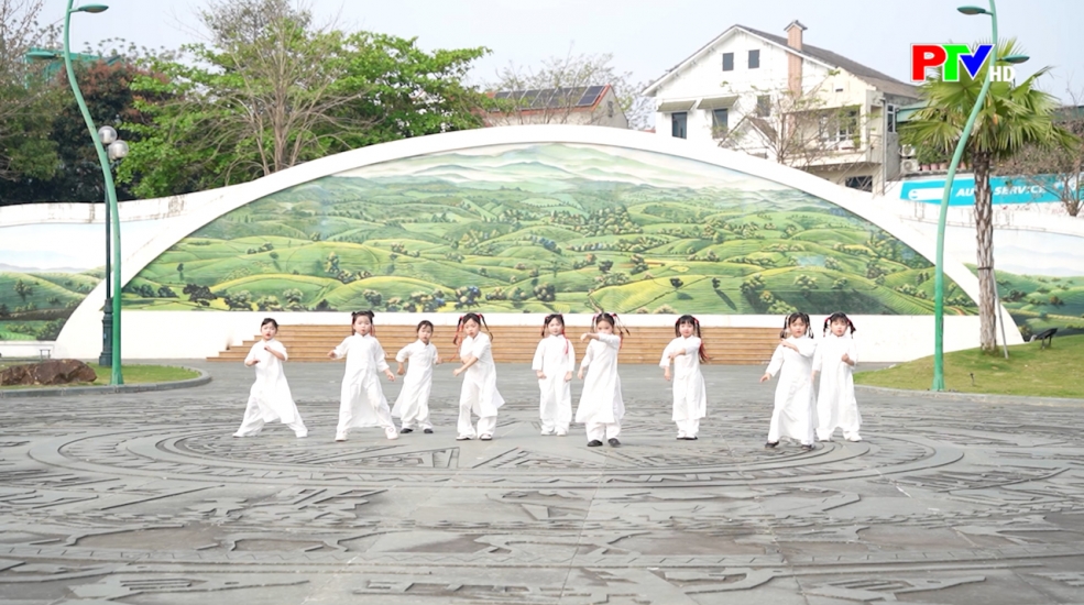 Dành cho thiếu nhi - Sắc màu vui