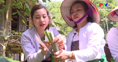 Độc đáo xôi ngũ sắc người Mường