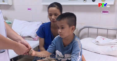 Hành trang sức khỏe - Phòng tránh bỏng điện cho trẻ