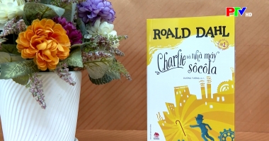 Sách hay - Charlie và nhà máy sôcôla