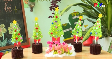 Sáng tạo cùng bé - Cây thông Noel