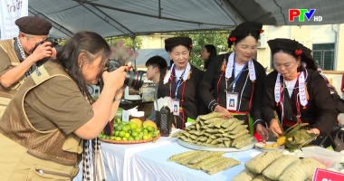 Tác giả tác phẩm - Đôi bạn đời chung niềm đam mê nhiếp ảnh