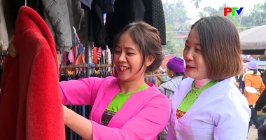 Tạp chí dân tộc, miền núi và phát triển - Đưa hàng Việt về vùng cao