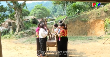 Về Thu Ngạc nghe điệu đâm đuống