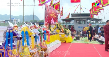 Sắc màu văn hóa - Trang phục và vật dụng của thầy Mo