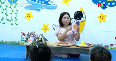 Sáng tạo cùng bé - Đồ chơi máy bay bằng cốc giấy