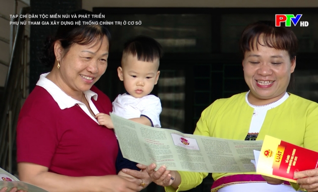 Phụ nữ tham gia xây dựng hệ thống chính trị ở cơ sở