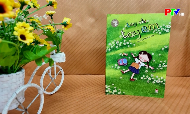 Sách hay - Tay chị, tay em